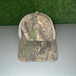 Realtree Gray and White Mesh Cap